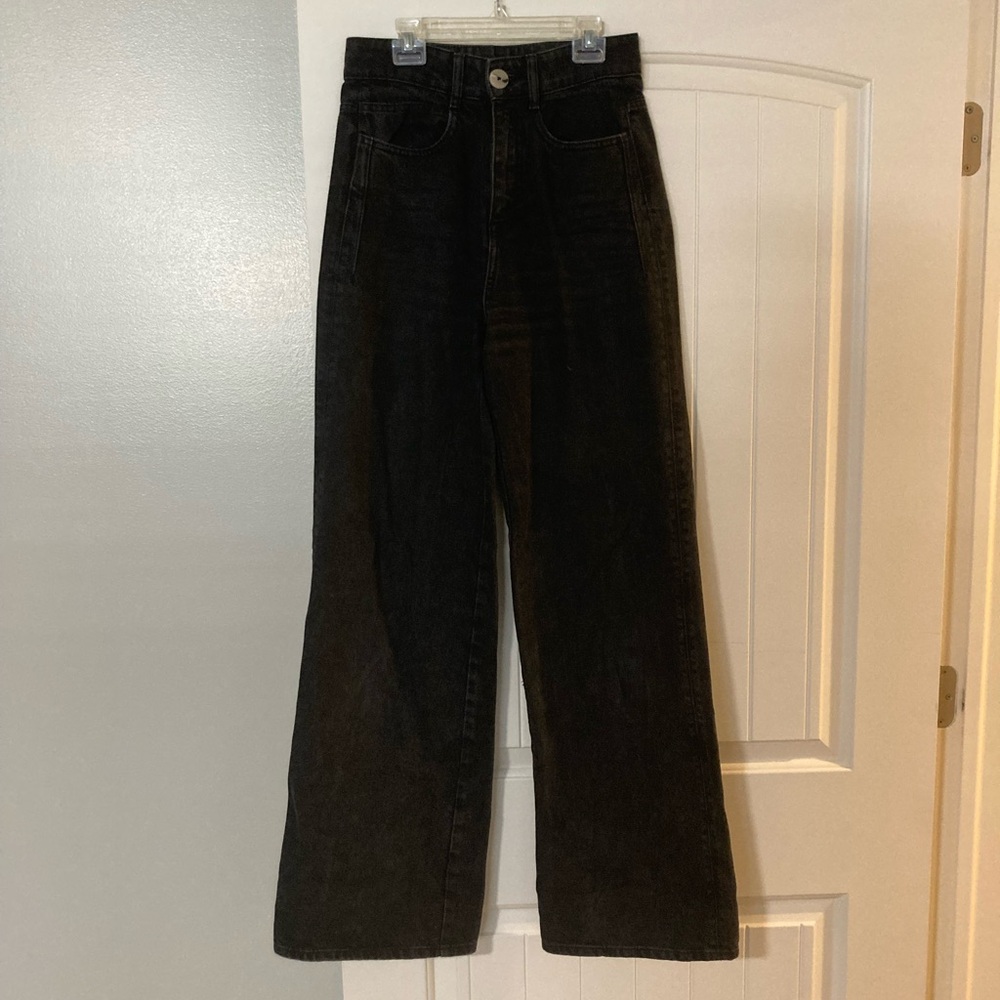 Zara women’s black high waisted and wide leg jeans